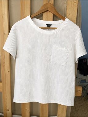Eddie Bauer Waffle Texture White Short-Sleeve Pocket Tee